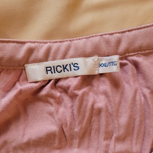 XXL Ricki's Sleeveless Henley V-Neck Top - Picture 3 of 9